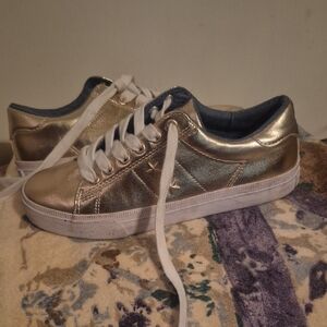 Tommy Hilfiger Gold Sneakers Fashion-Forward Design
